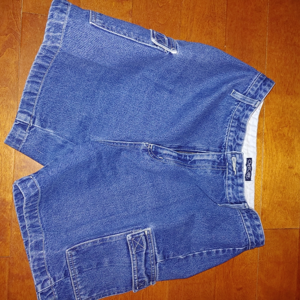 Cherokee Ladies Shorts. - Picture 2 of 3